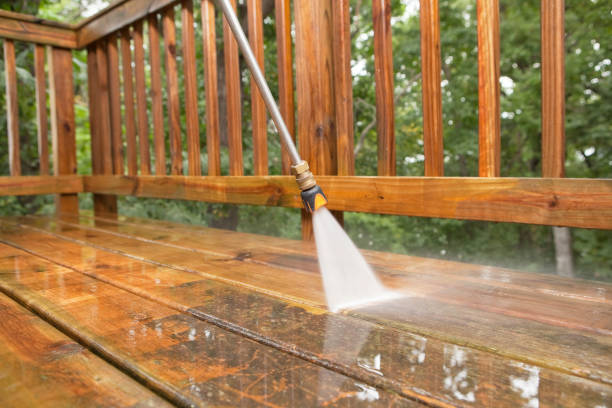 Best Sidewalk Pressure Washing  in Ironwood, MI